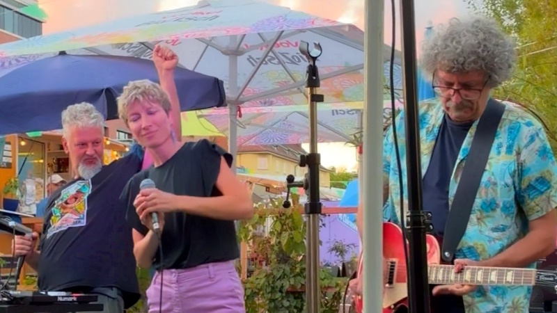 Ausstellung & Livekonzert im „Dazwischen“